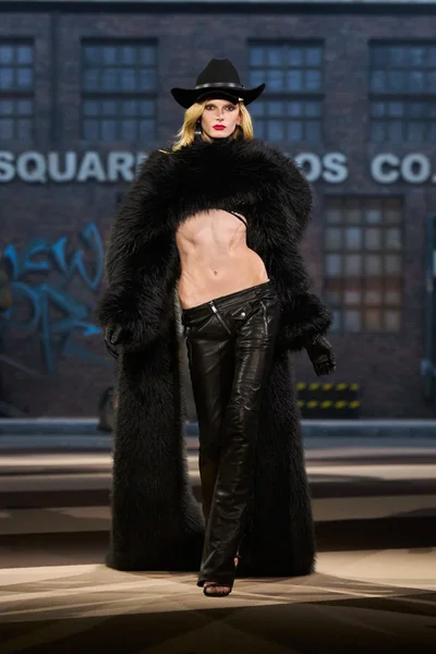 Look 7